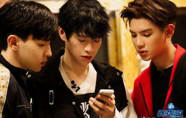 邓伦在走红后抛弃了演戏 ，选择了综艺，现在一