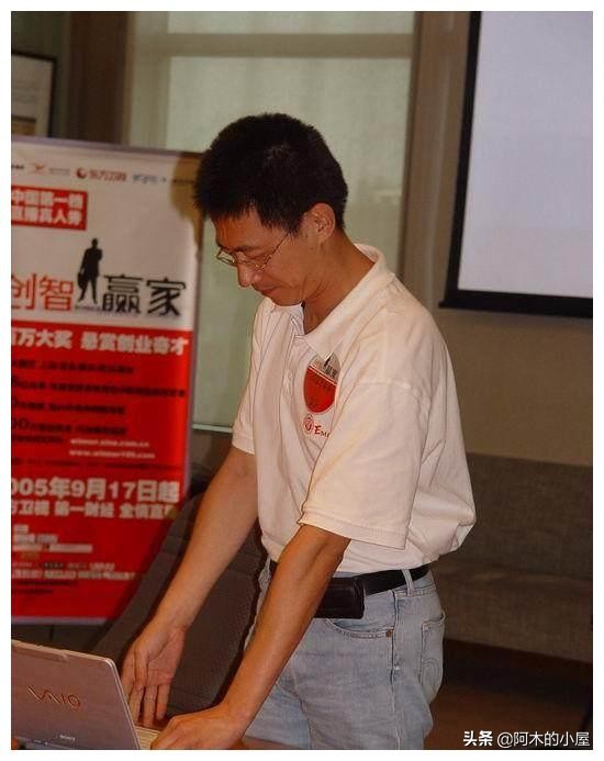 曾红极一时的组合 在巅峰时期解散 如今一人成歌