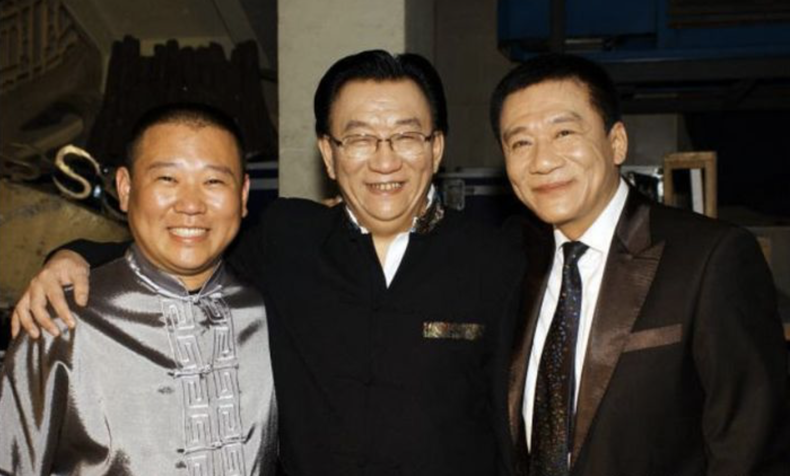 何云伟，就这样改写了他的结局，午夜梦回时是