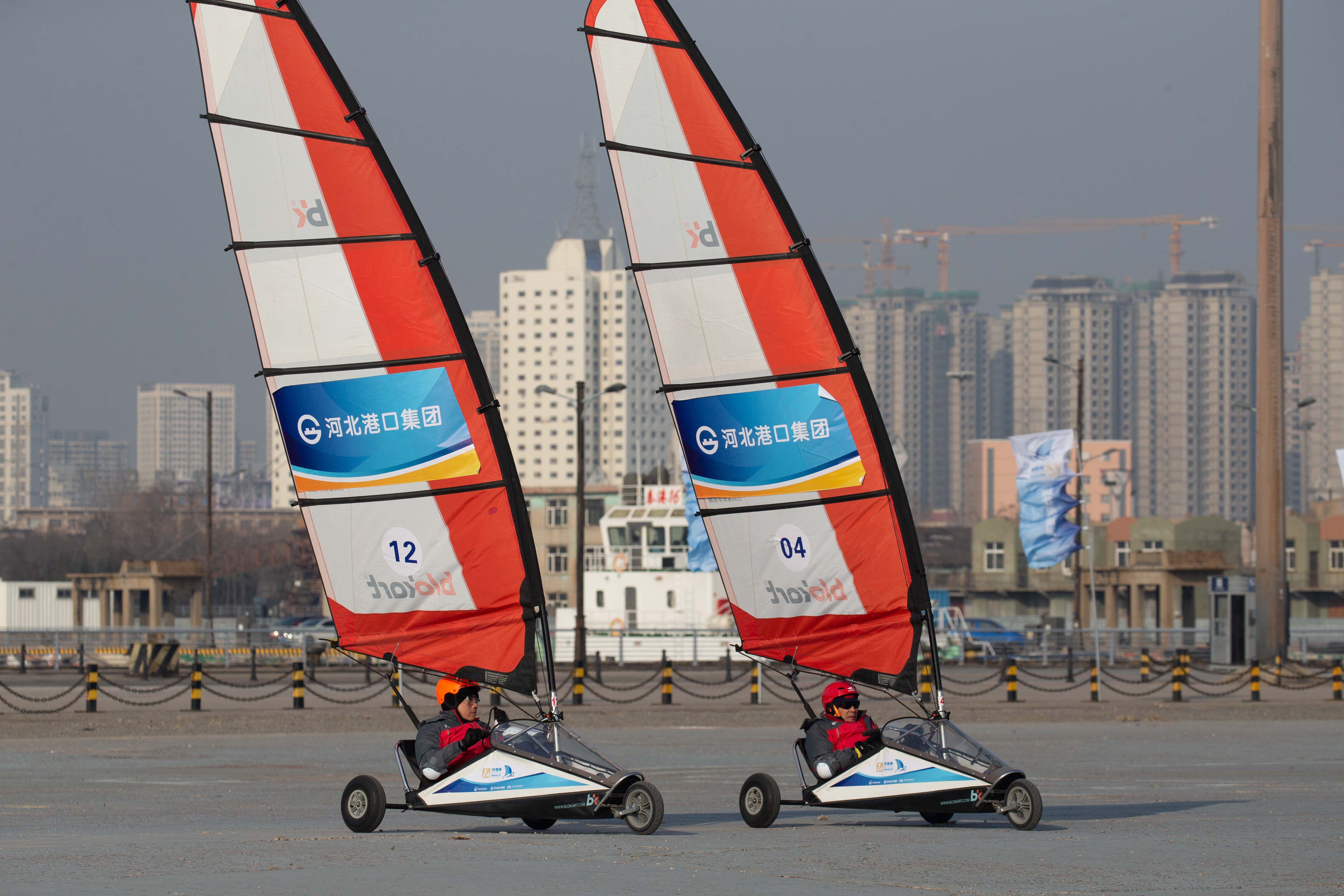 “河港杯”首届中国陆地风帆车公开赛扬帆
