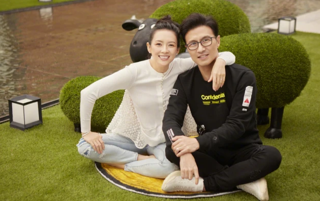 章子怡汪峰儿子正面首曝光，胖嘟嘟非常可爱，