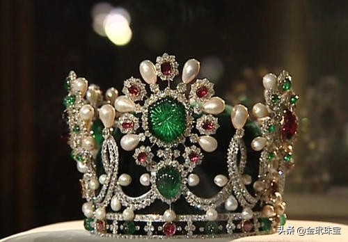 想不到伊朗的珠宝首饰这么好看，比起英国王室的珠宝也不落下风