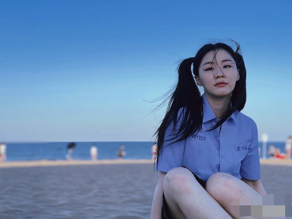 金靖幽默回应恋情，称不配与马龙同上热搜，网友：谐星独特幽默