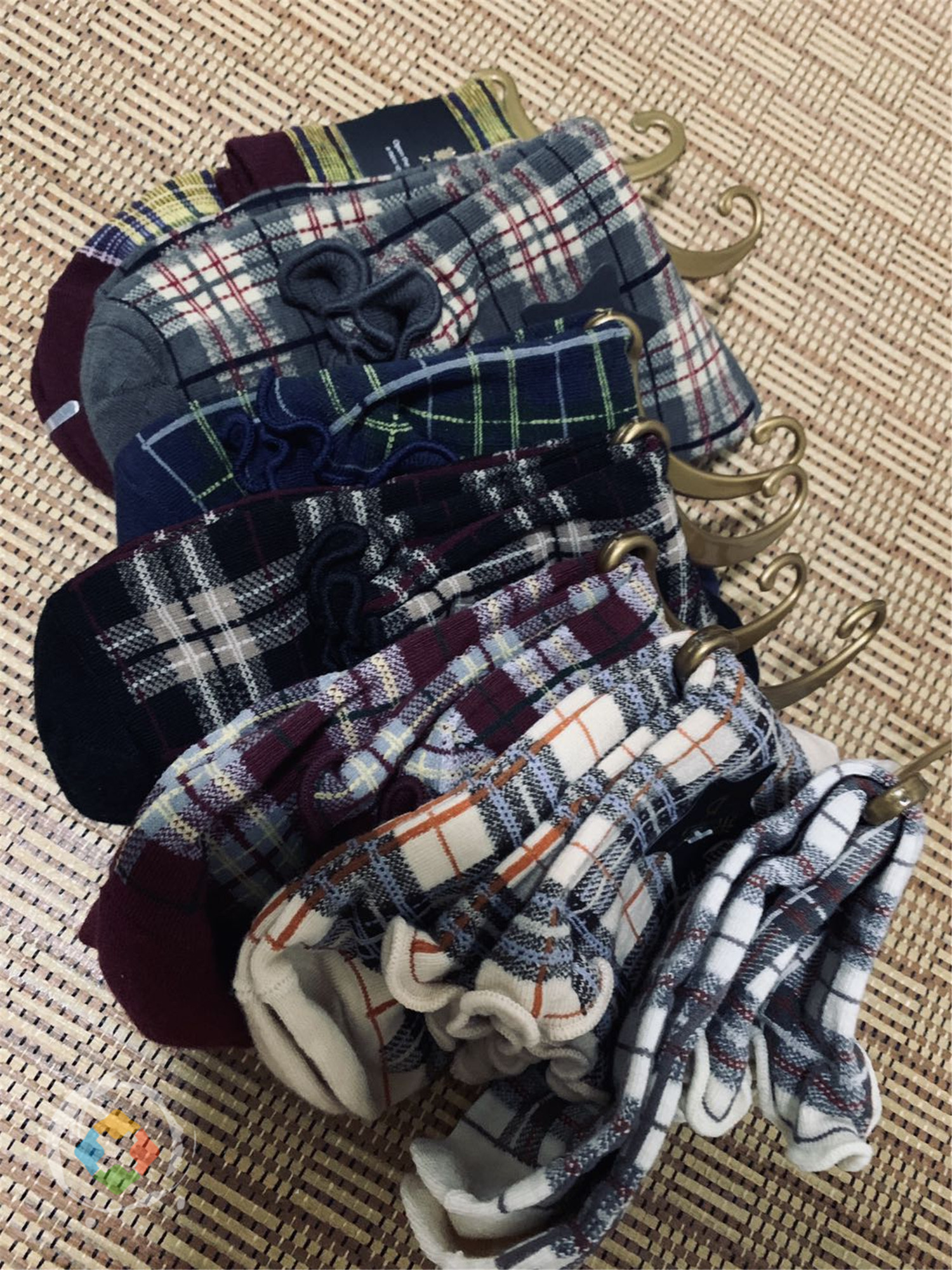 重庆地摊卖什么能火？美食小吃是标配，但生活用品最赚钱