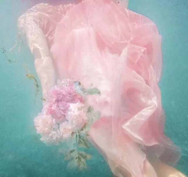 心里有苦说不出的句子 句句穿心让人心如刀绞图片