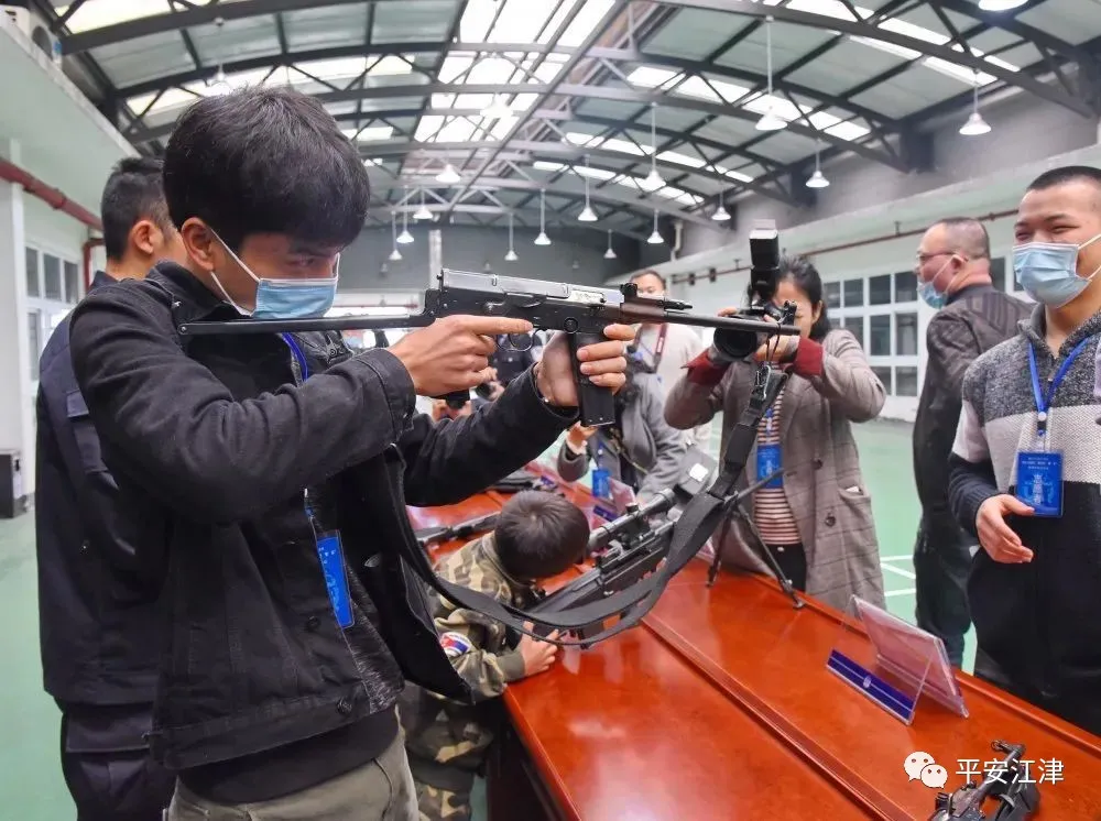 江津区|“邀您进警营，解锁新‘警’彩”——江津公安组织开展警营开放日活动