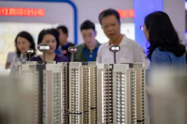 银行没钱放贷，购房者另辟蹊径