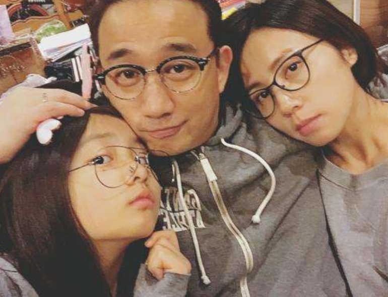 黄多多13岁上高中，精通英语和钢琴，有个会教娃的爸妈多么重要