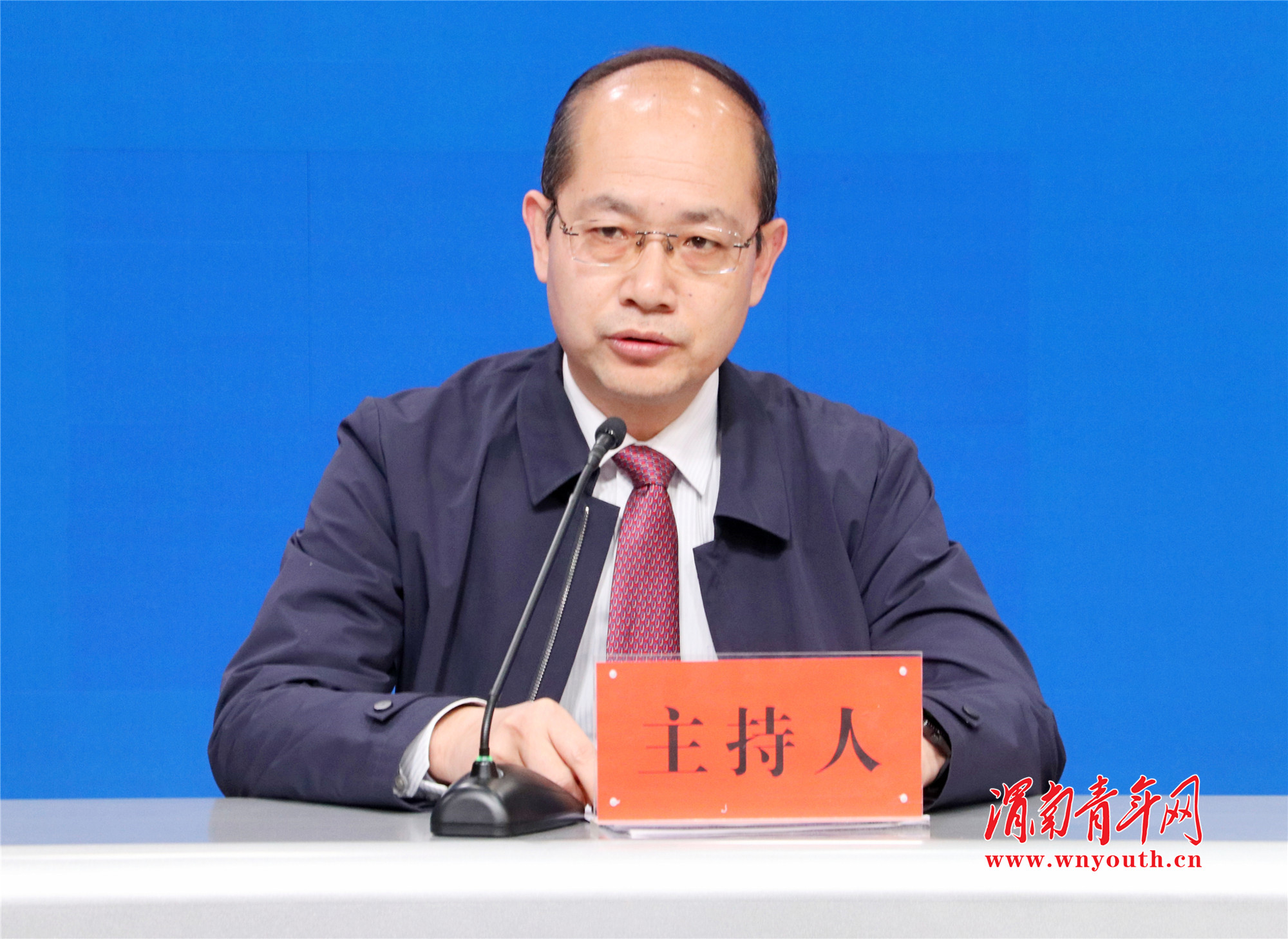 副局长张宏义就全市春耕备耕工作开展情况进行了通报并回答了记者提问