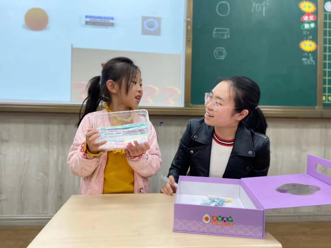 玩转科技节，开广好奇心——天府新区华中附小首届科创节活动