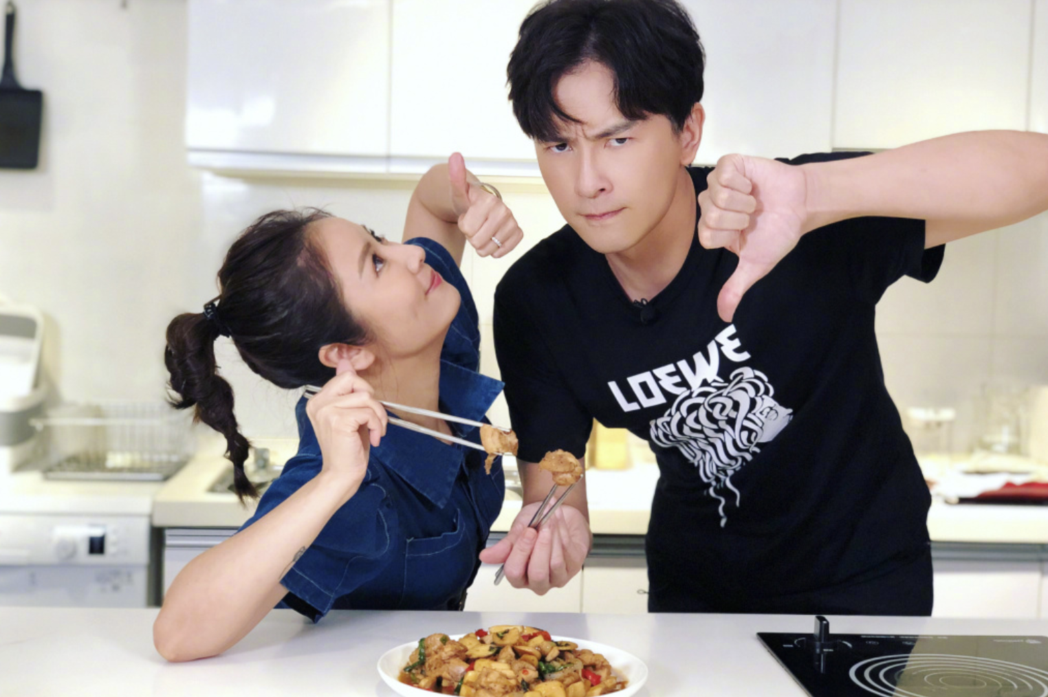 林心如上课不忘下厨，用课间十分钟上菜，做大人小孩不同饭太辛苦