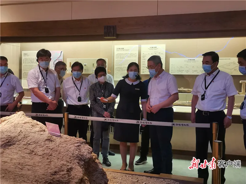 全国人大常委会副委员长蔡达峰在敦煌调研