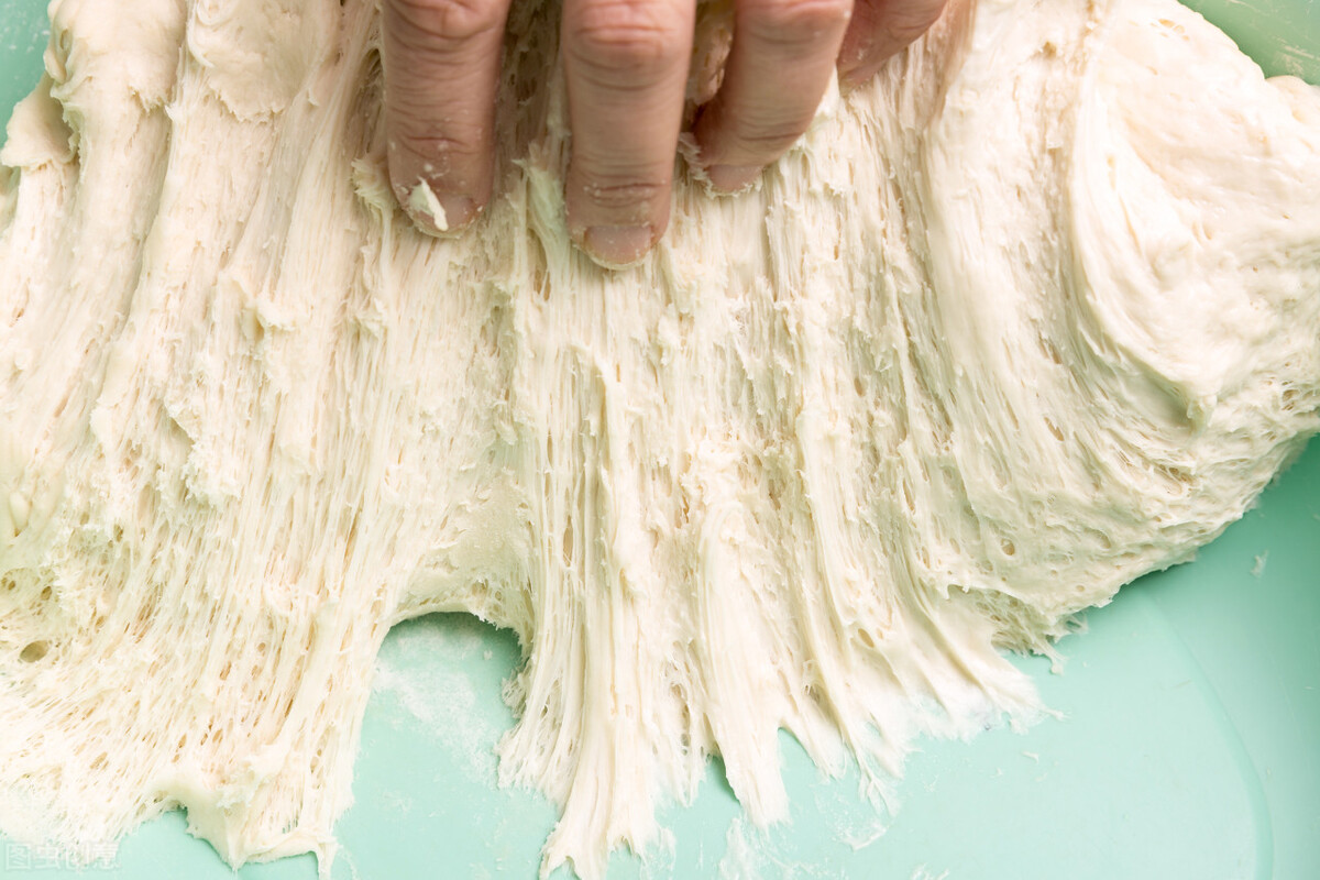 ���췢������ͷ����Ҫֻ��Ž�ĸ��������ȷ��������ͷ����������