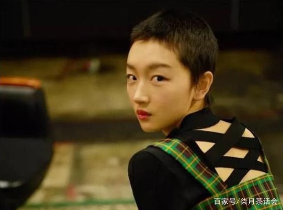 Zhou Dongyu's long hair is more feminine - iMedia