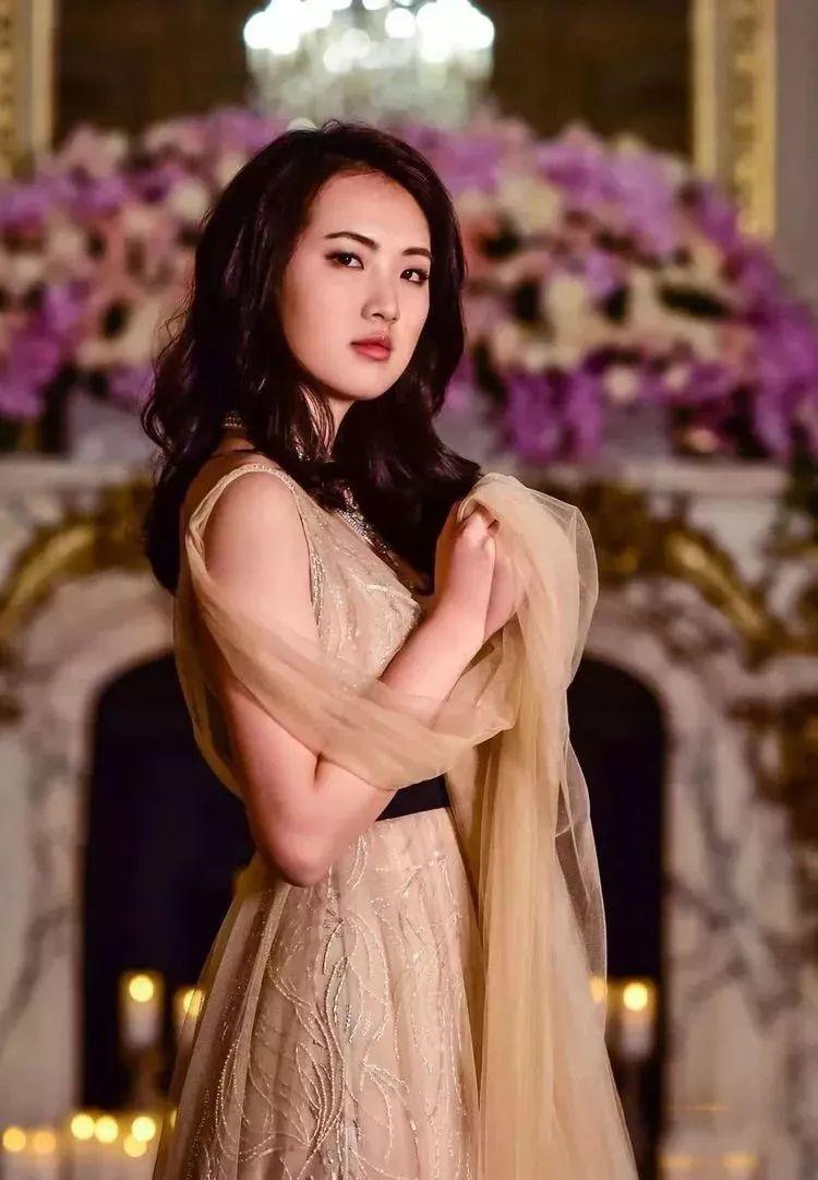 姚安娜翻车告诉我们：如果你只有“半桶水”，