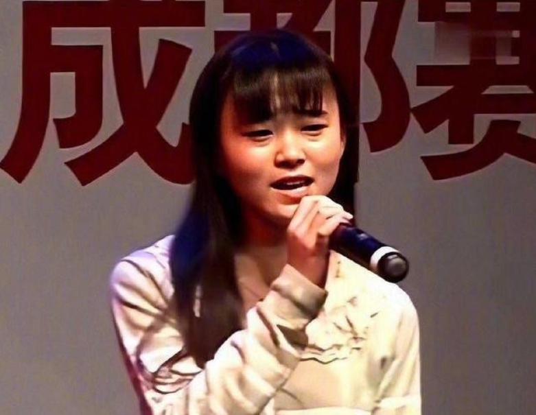 出道前宛若路人，出道后成为四千年美女，网友：整容改变命运