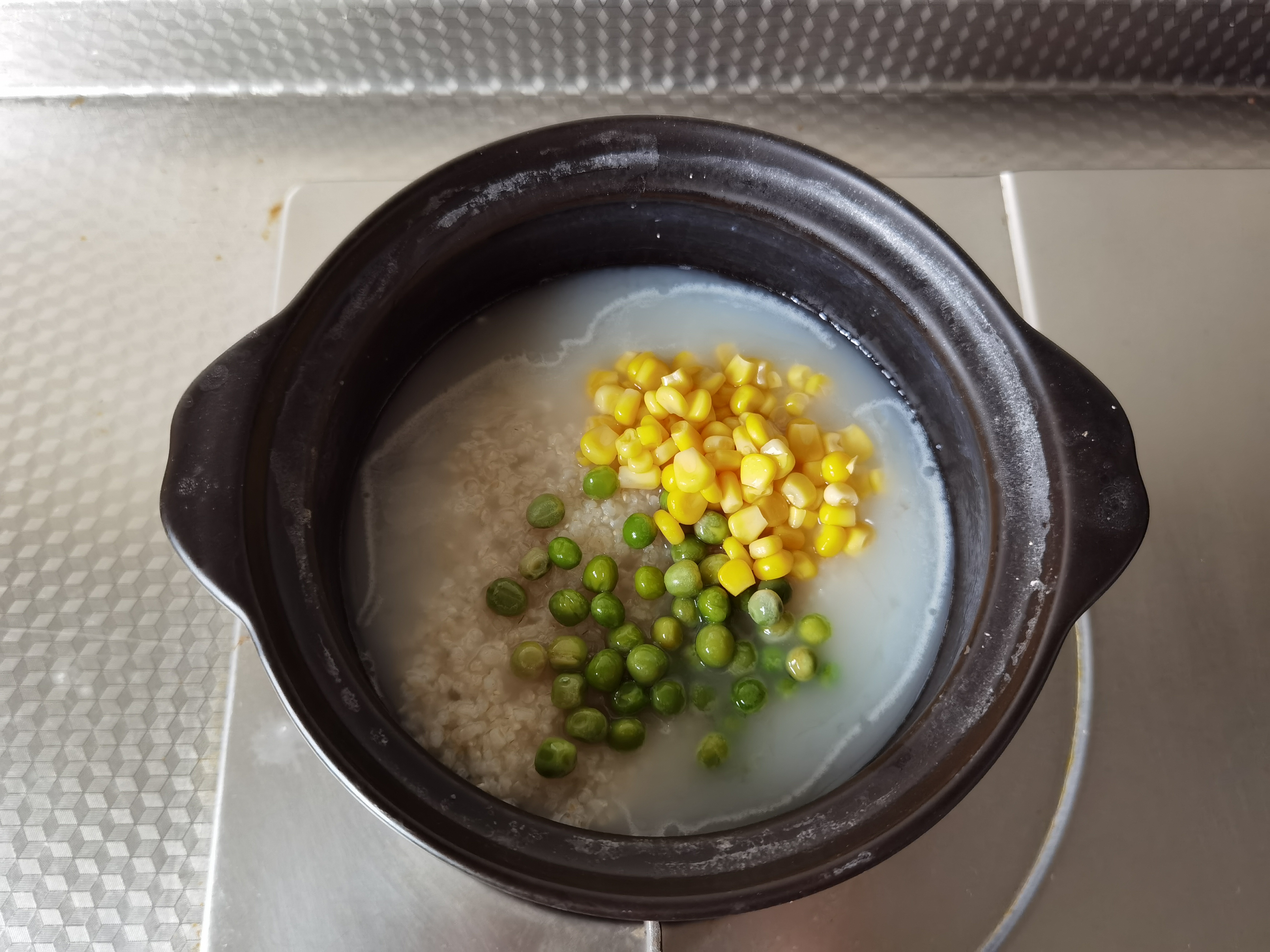 营养鸡胸肉豌豆粥，早餐的好选择，滋补身体，鲜美好喝