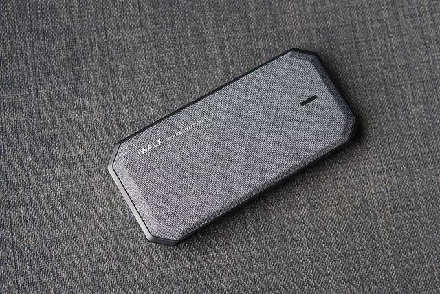 拯救用电恐慌的双机党，iWALK自带线充电宝实战体验