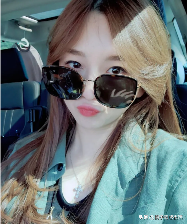 活该！这个靠营销“我爱中国”年入百万的外国网红，终于翻车了