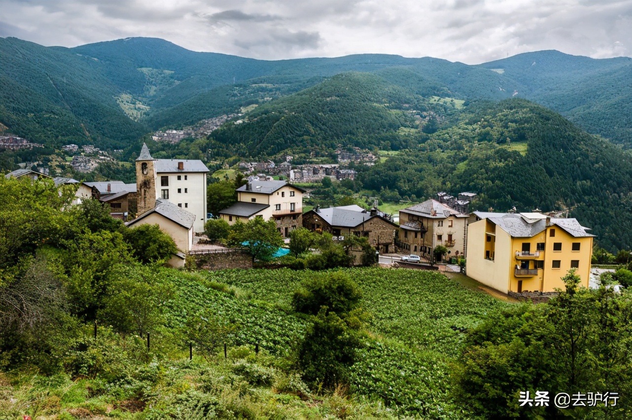 “懒洋洋”的袖珍国：机场不建国王借别人的，太安全警察无所事事