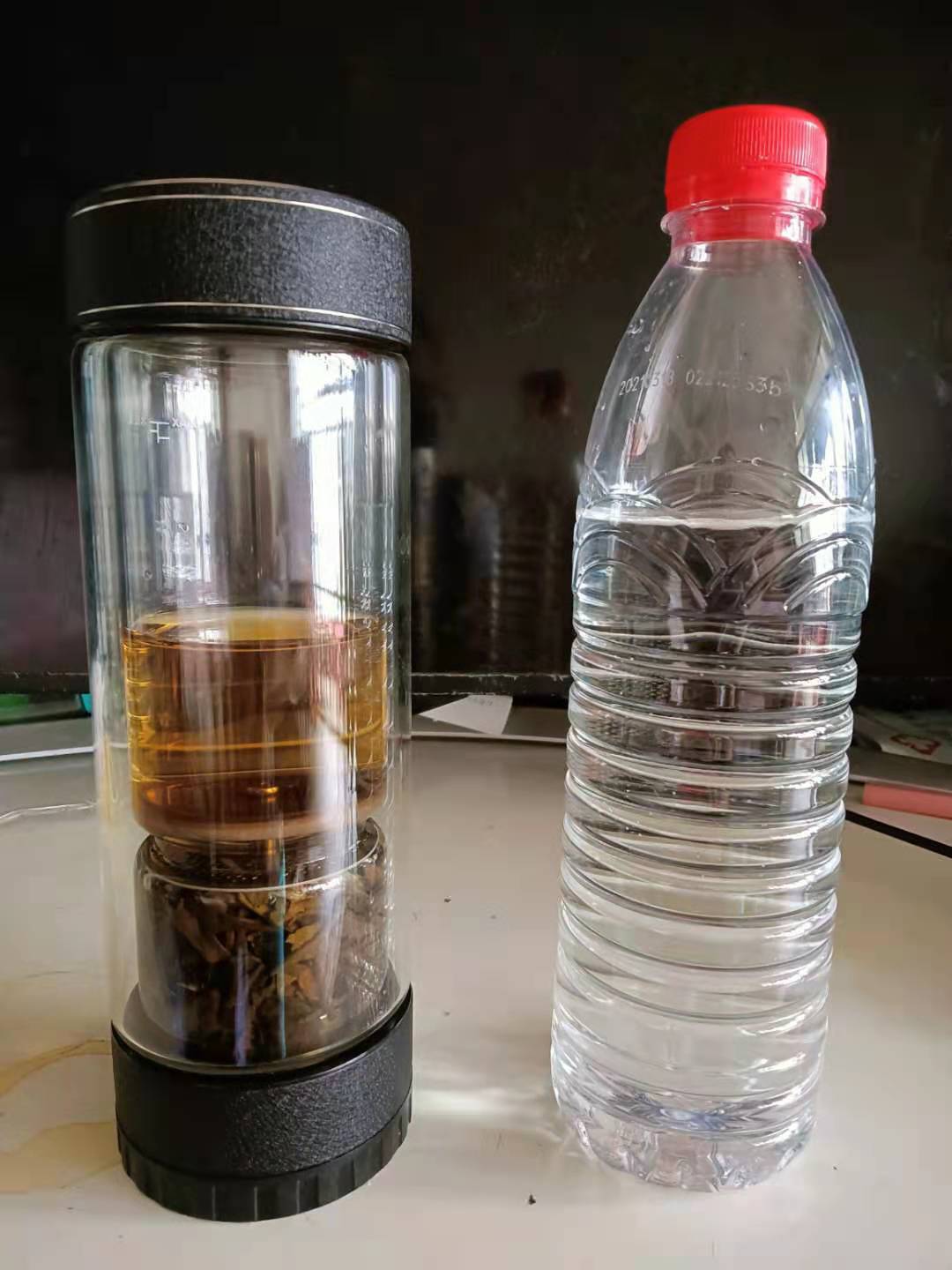夏日炎炎，来个冷水泡普洱生茶，香醇滋味