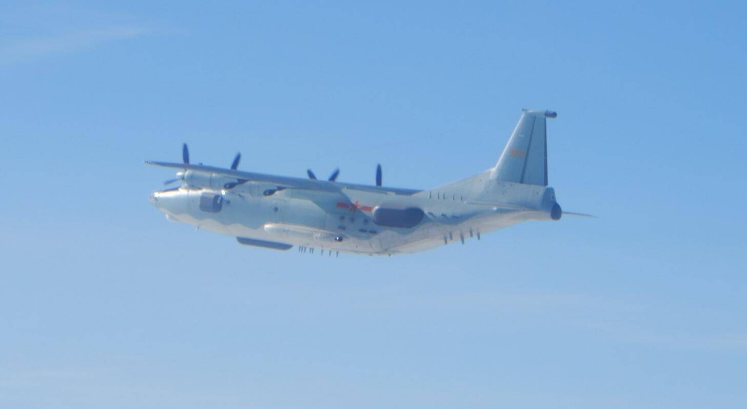 12枚东风导弹连续竖起后，台岛再买300枚美制爱国