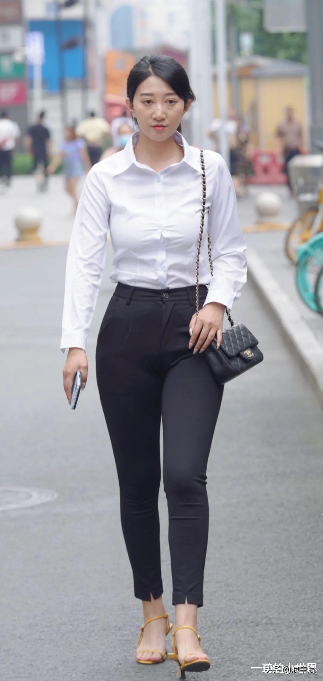 To tell the truth, is this kind of women with hips wider than shoulders