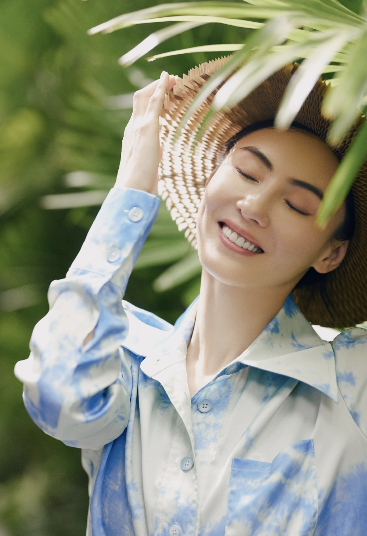 張柏芝再拍《任何天氣》寫真，與22年前無差別，時過境遷人未變