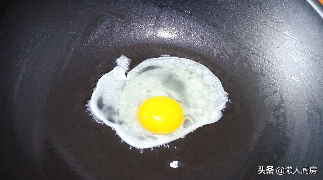 蘿蔔切成絲，打入3個荷包蛋，口味清爽不油膩，很多人沒這麼做過