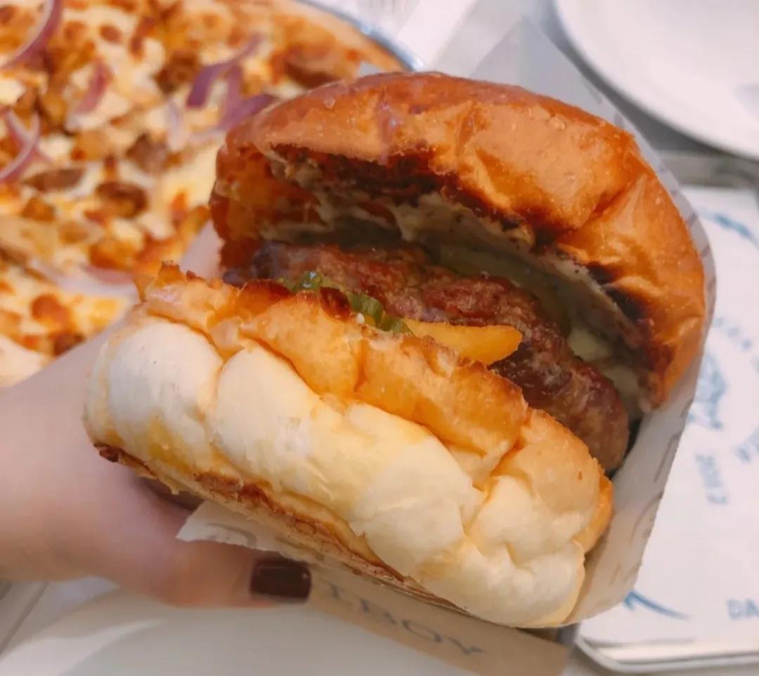 Shenzhen exceeds 5 times this inn of beautiful type hamburger, hamburger is not built to biscuit greatly