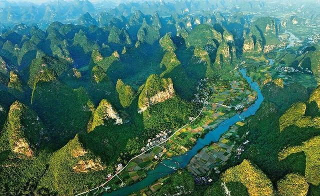 以前只能在電影中才能看到的十萬座大山奇特景象！今天它來了