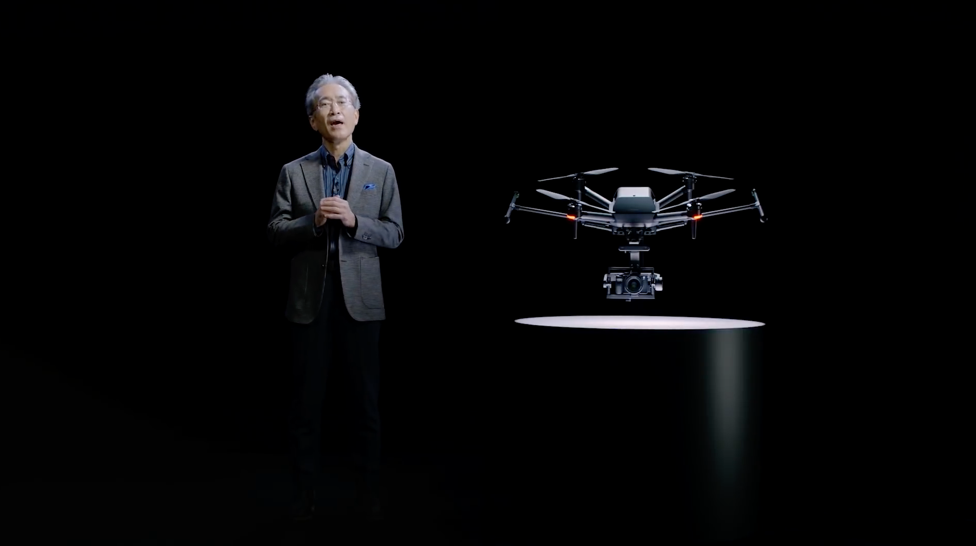 华为新专利暗示屏下摄像头；索尼推出Airpeak无人机