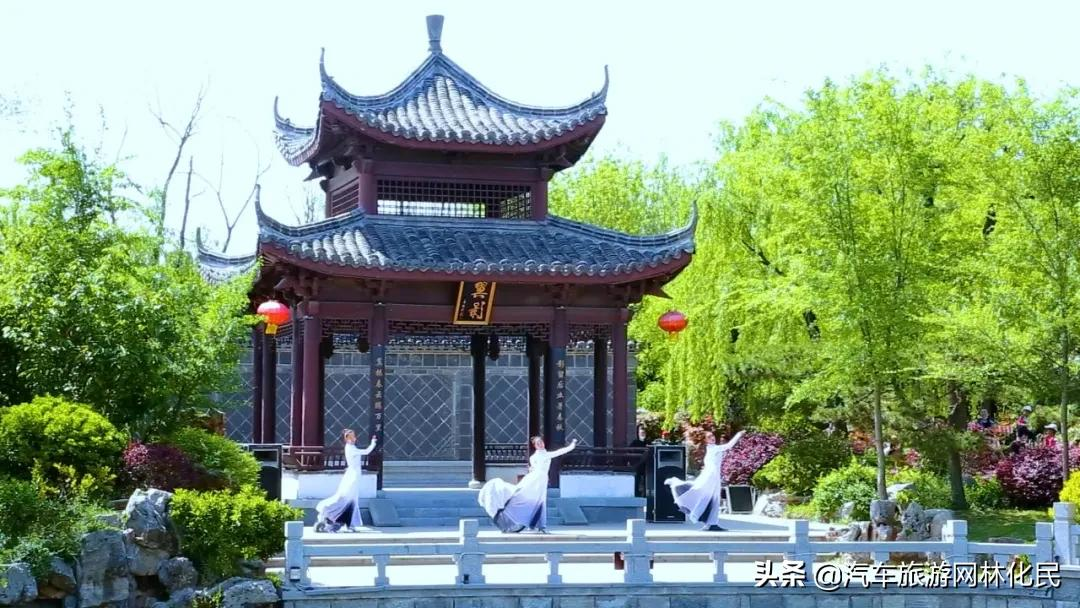 “五一”乐翻天，龙园景区游人如织，秩序井然
