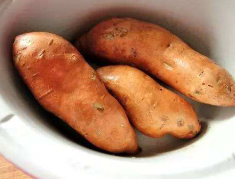 图片[3]-蒸红薯技巧 多加1个步骤红薯软糯好吃更香甜-起舞食谱网