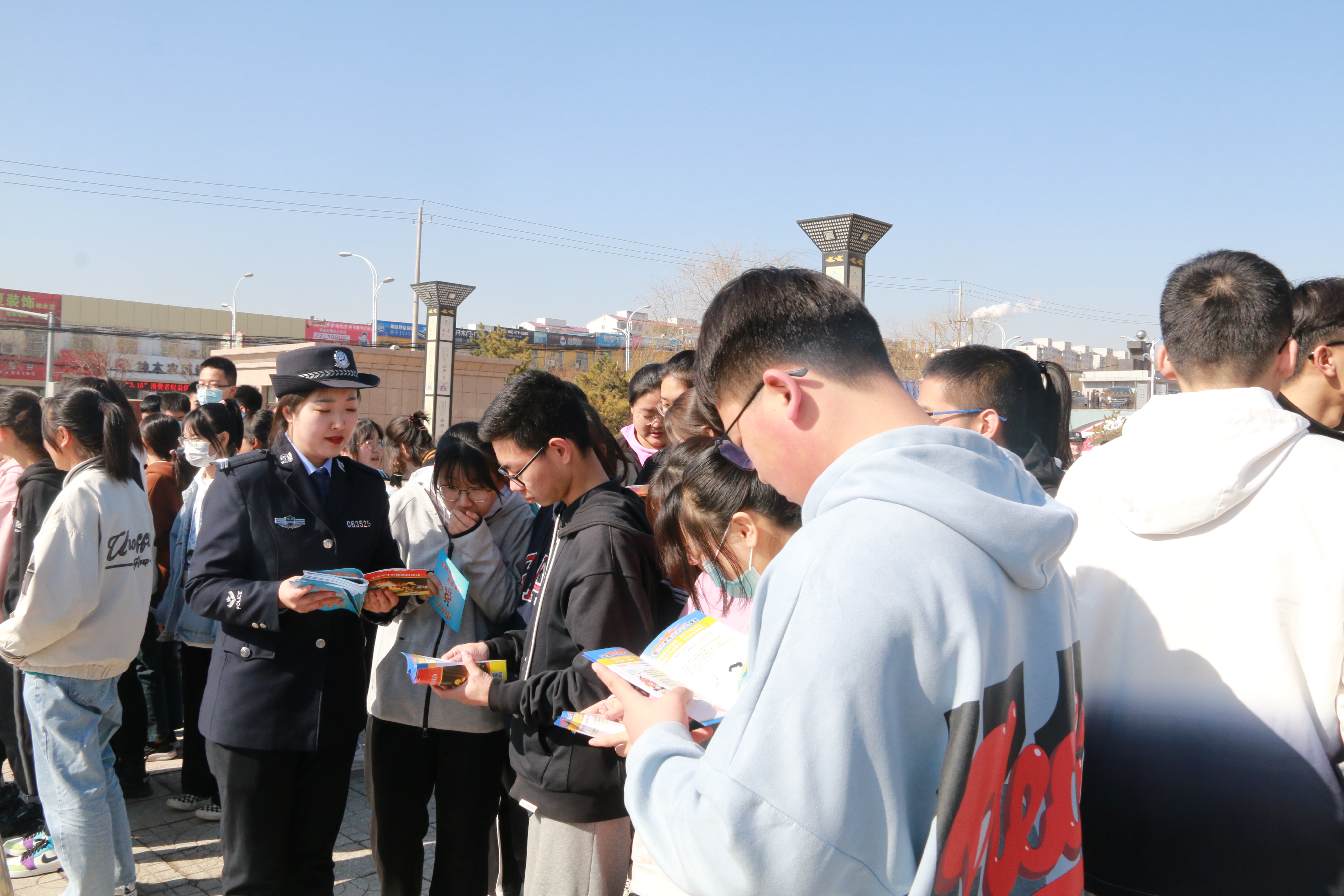 神木公安麻家塔派出所积极开展反诈、禁毒等宣传进校园活动