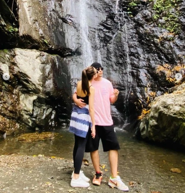 不去|周杰伦辟谣要黑也不去看看对象 谁都伤不了我