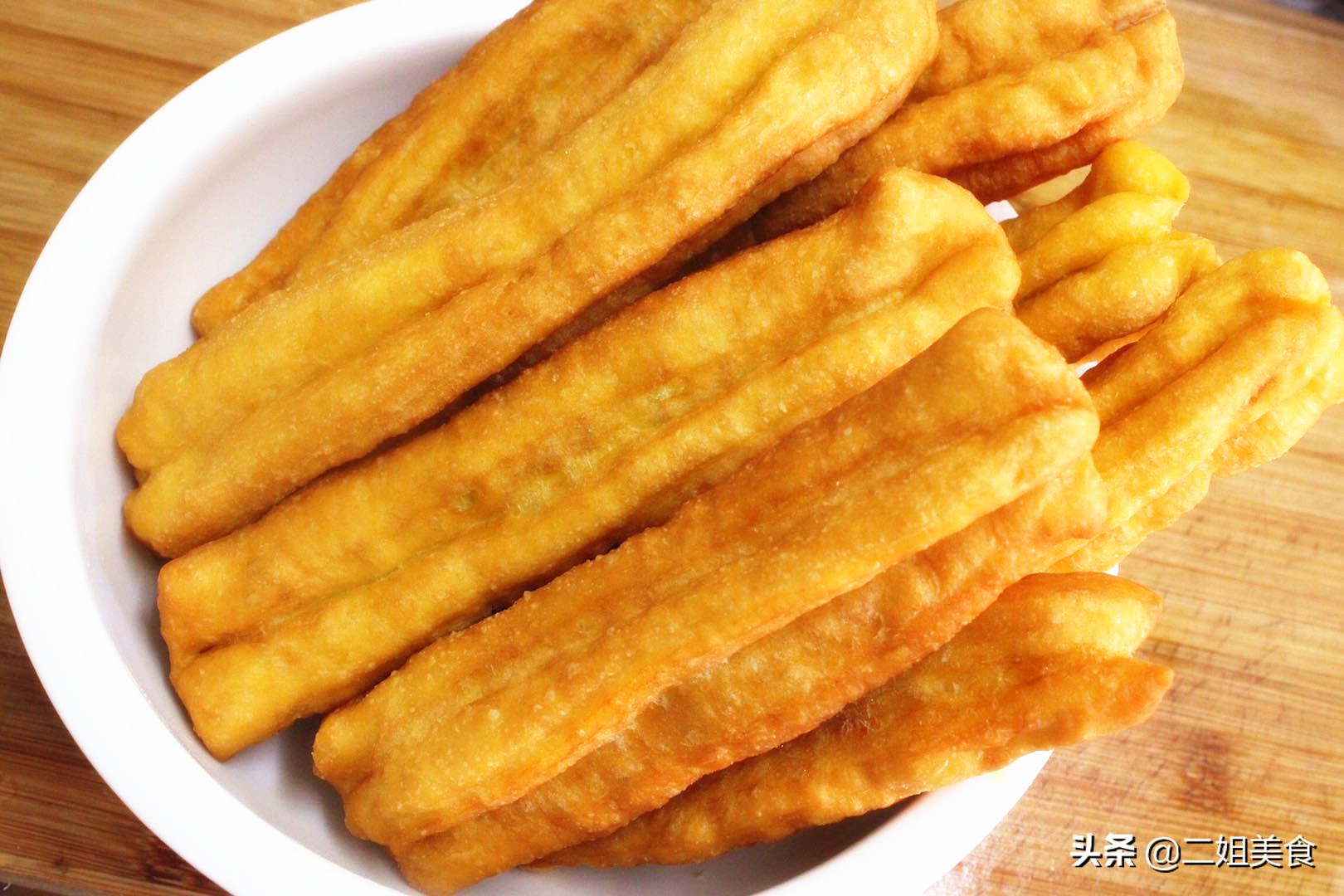 做油條，不用泡打粉，不用醒面，教您一招，快速發麵，蓬鬆還酥脆