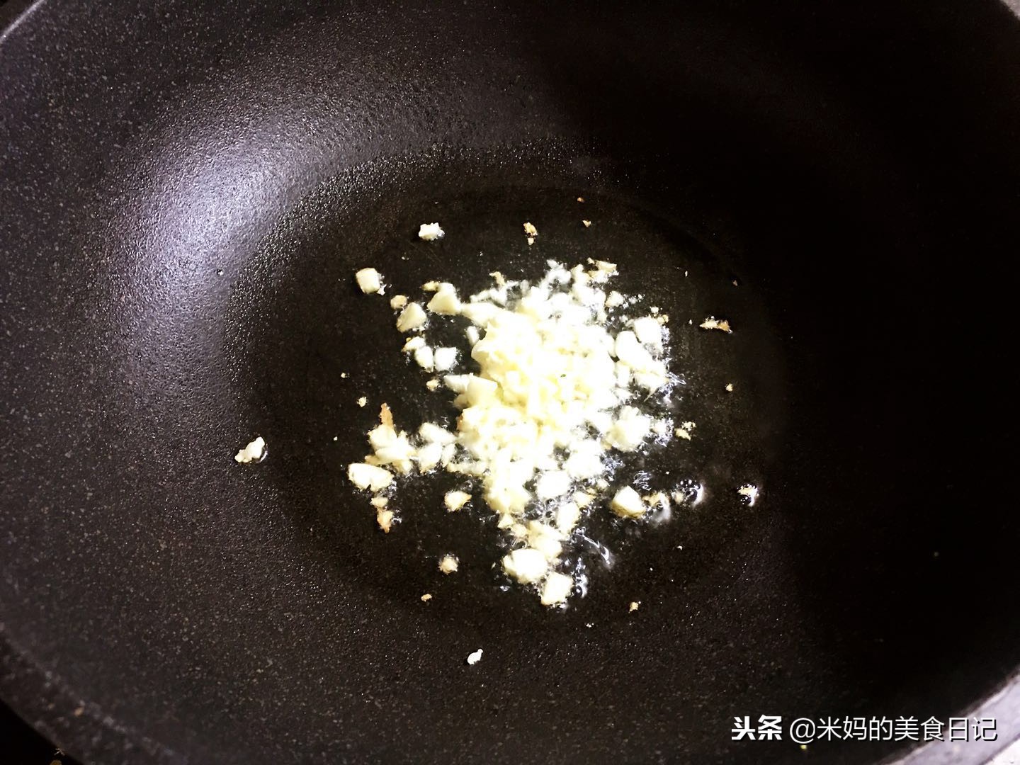 图片[8]-西兰花炒双菇做法步骤图 低脂又养颜女人多吃不长肉对身体好-起舞食谱网