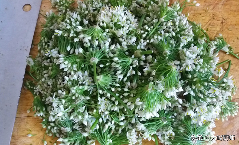 自製韭花醬，只放鹽是外行，多加1樣，口感好味道香，久放不會壞