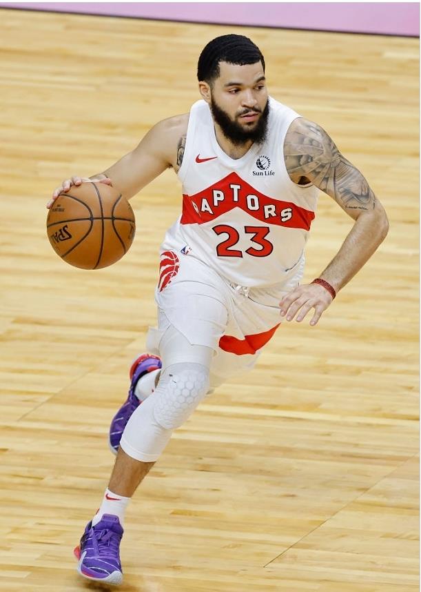 Li Ning smiled, Yi Jianlian's shoes left aside, the core of both teams