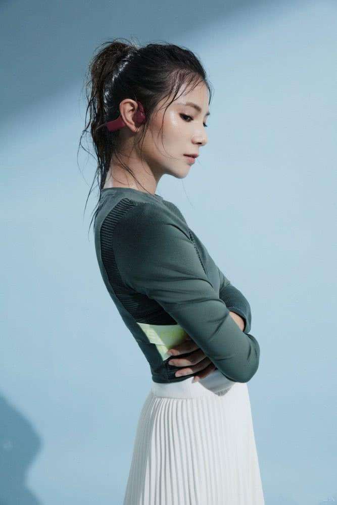 跳水女皇何姿身材颜值出众，秦凯：婚后，我们