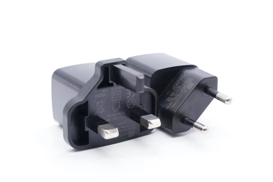 iPhone 13新机即将发布，35家工厂推出上百款快充新品