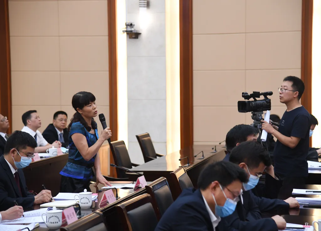 市五届人大常委会第四十五次会议举行第二次全体会议 ​对市公安局等6个单位开展专题询问