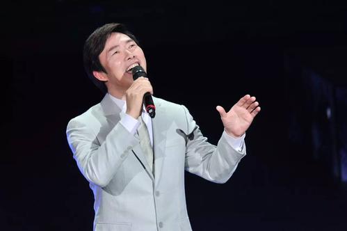 费玉清那么会讲段子那么爱损人，不过和郭德纲