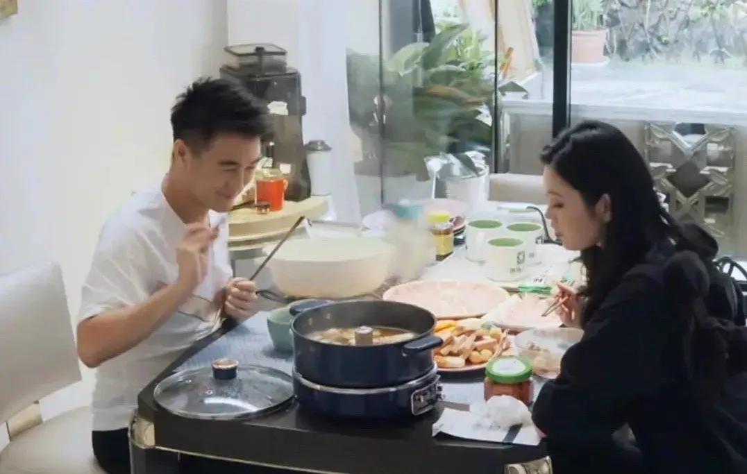 Is week Yang Qingli foolish is Bai Tian's person set? Won't firing, banger decoct is black, hutch of Ceng Xiu be gatheringed up art make full desk food