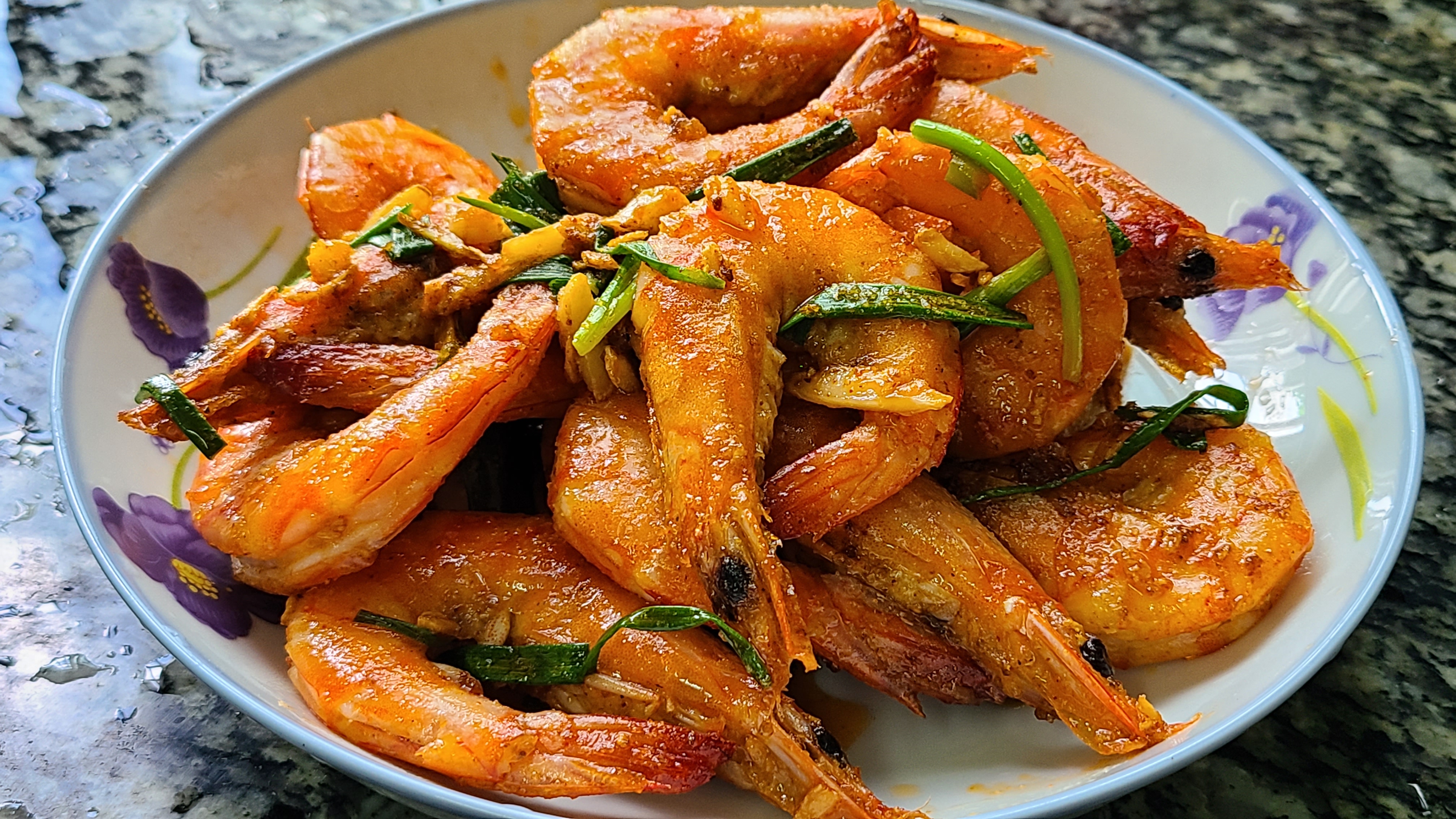 家常版椒盐大虾，又香又好吃，这一道家常菜，下饭下酒都受欢迎