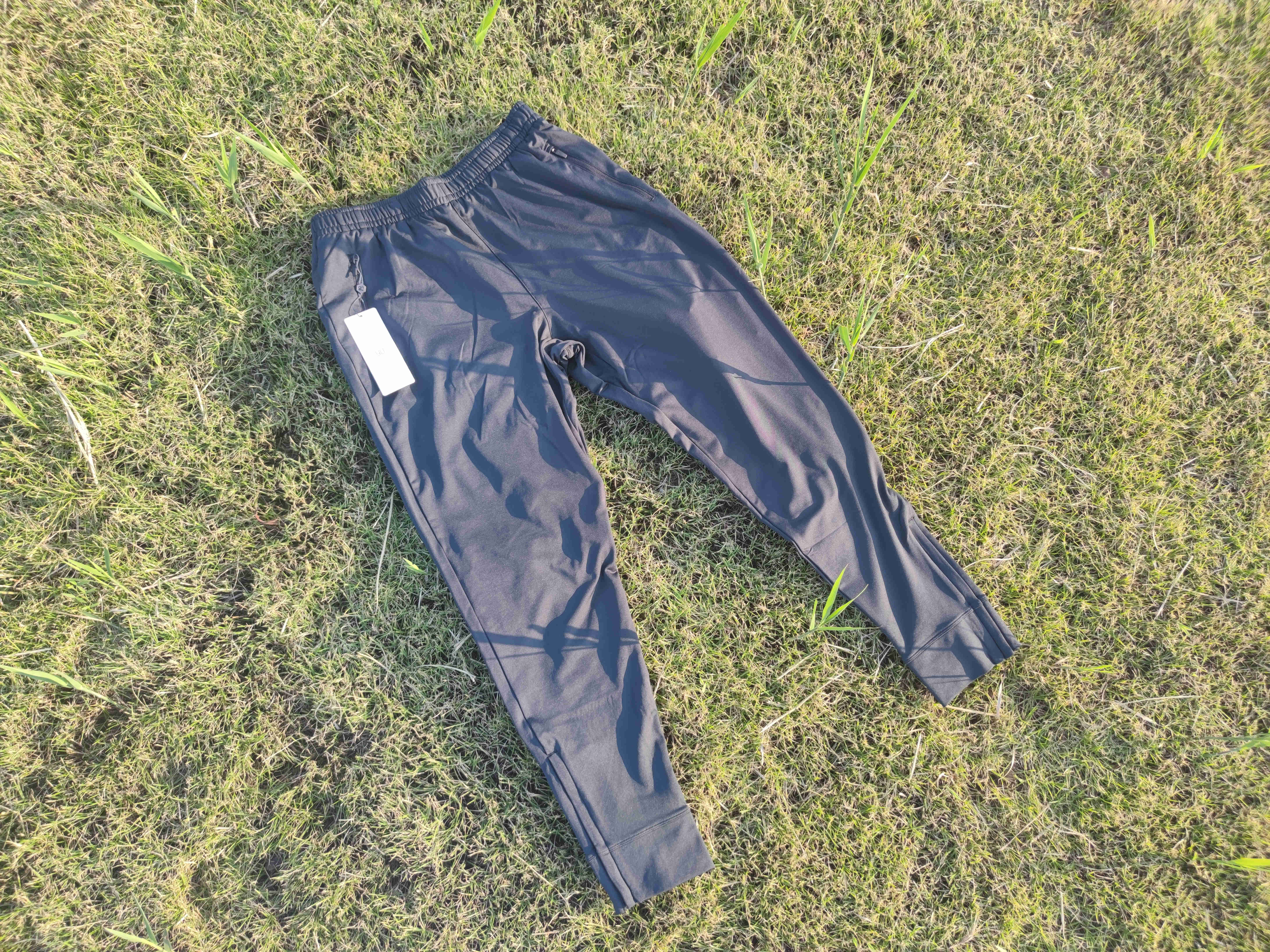 吸湿排汗，穿脱方便，这条运动裤是运动的“最佳搭档”