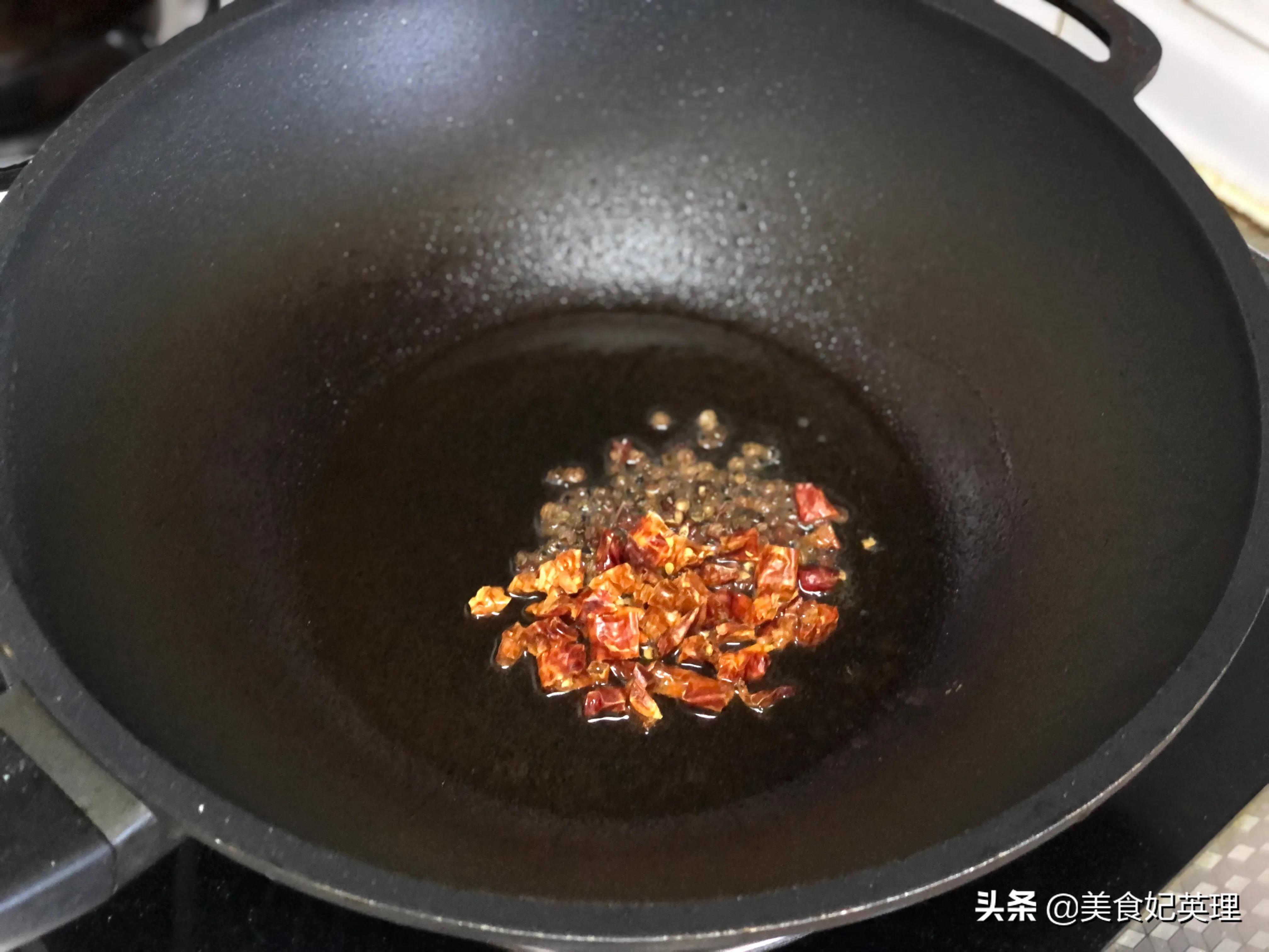 鳕鱼别再炖着吃了，试试这做法，麻辣鲜香巨下饭，老公直竖大拇指