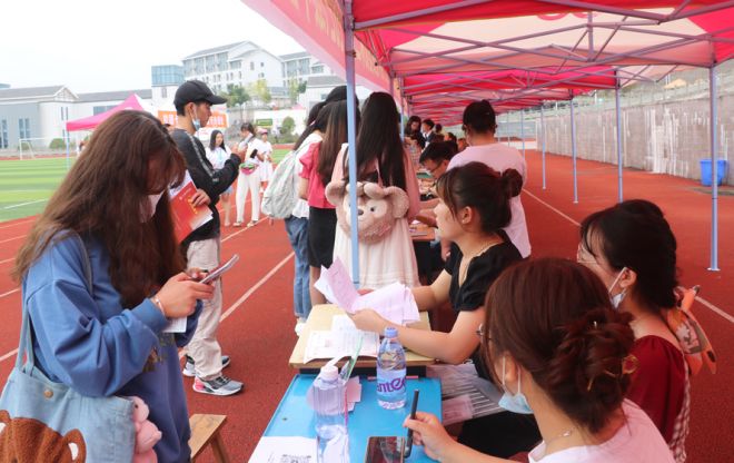 达州中医药职业学院迎新有“心”意：圆学子梦 筑家之暖