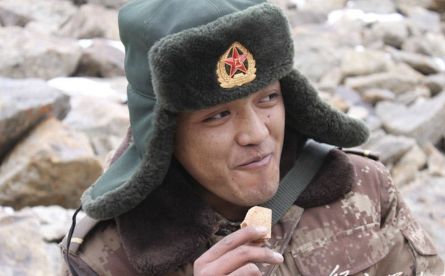 方便面被“踢出”救灾首选？看看救灾人员怎么